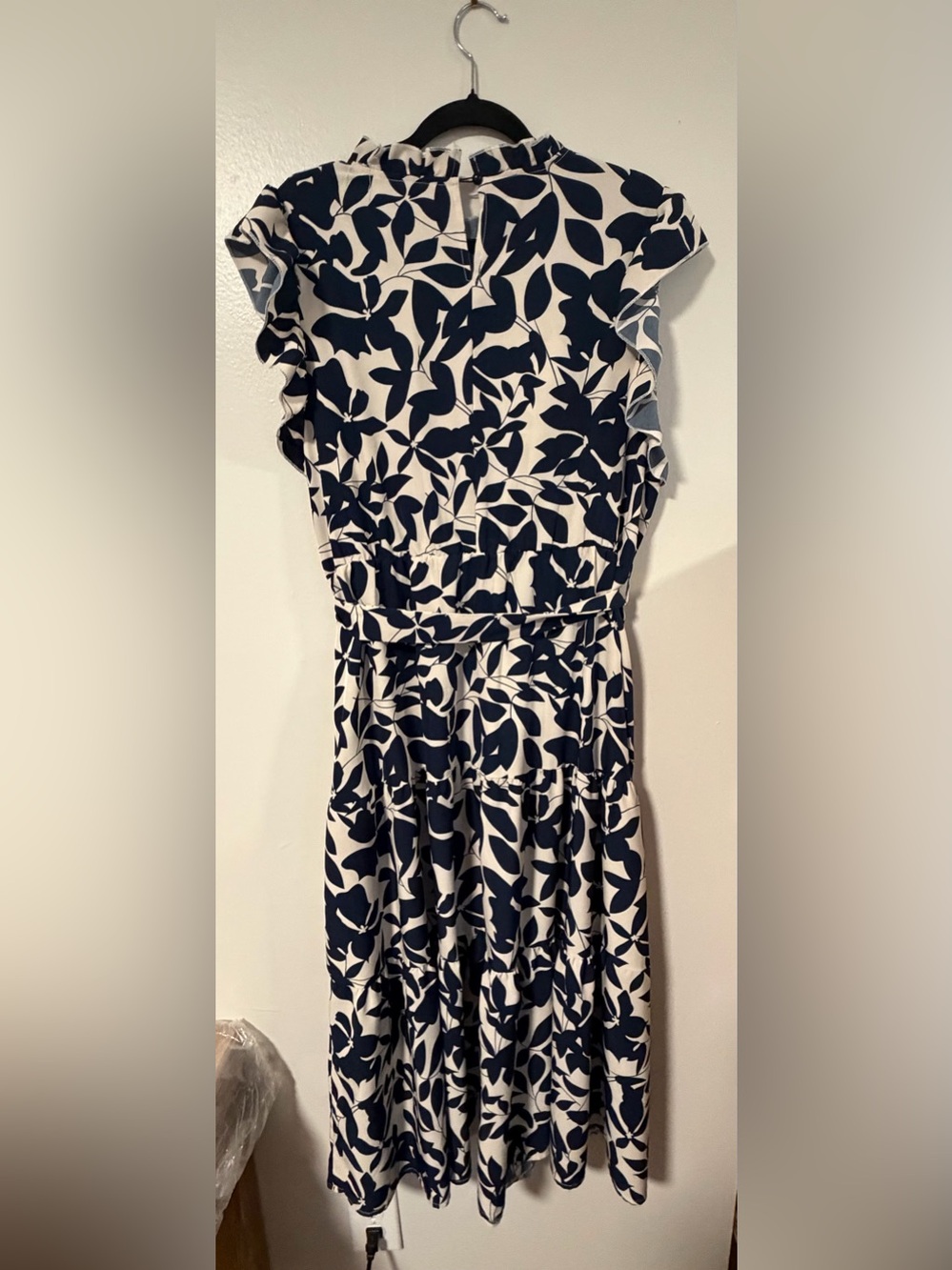 SHEIN Navy and White Leaf-Print Midi Tie-Waist Dress - Picture 2 of 3